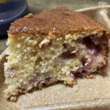 休日に旦那が作る料理！いちごのケーキ（お菓子)